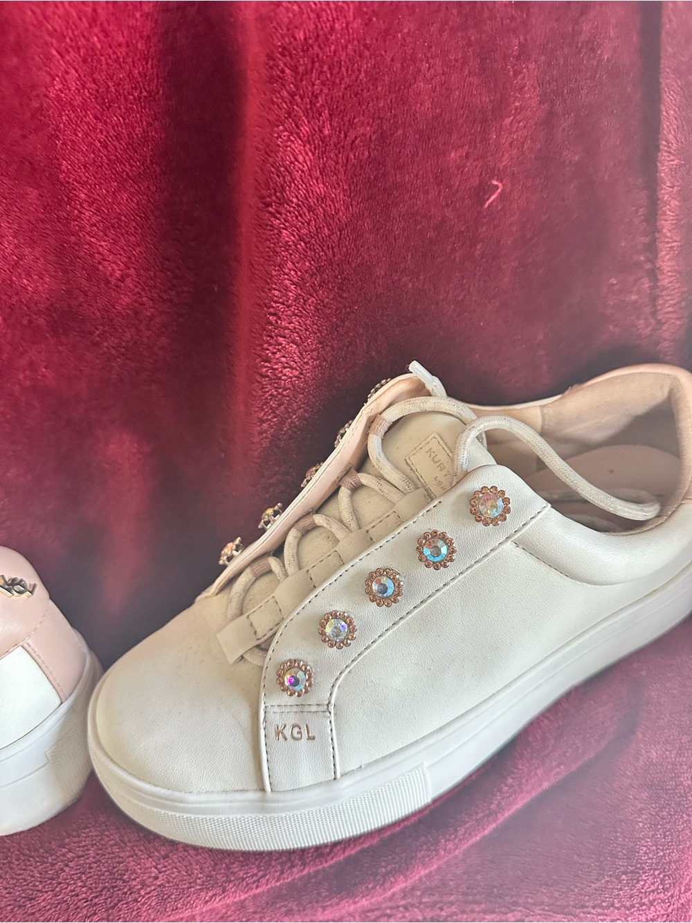 Kurt Geiger Cream Rhinestone Flower Accent Sneaker